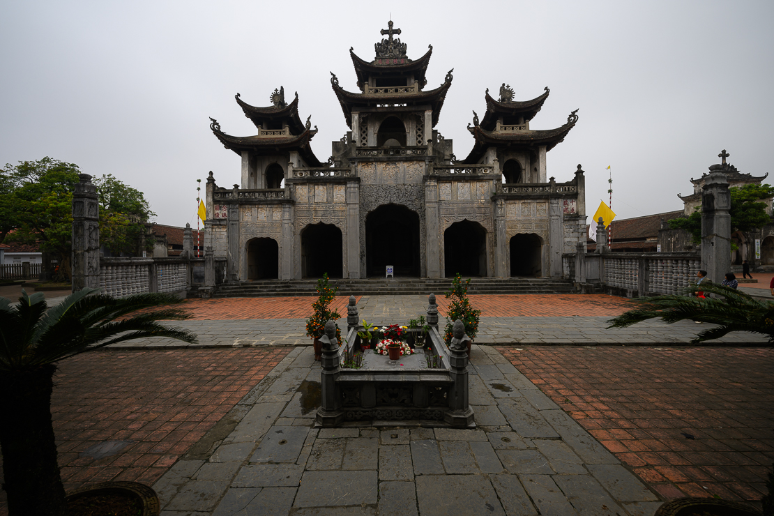 Ninh Binh: Boats, Temples, and Stunning Views