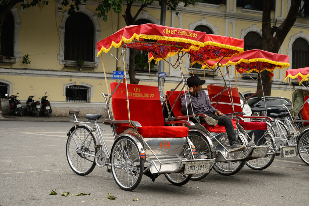Hanoi: Old Quarter, Museum, Monuments, Markets