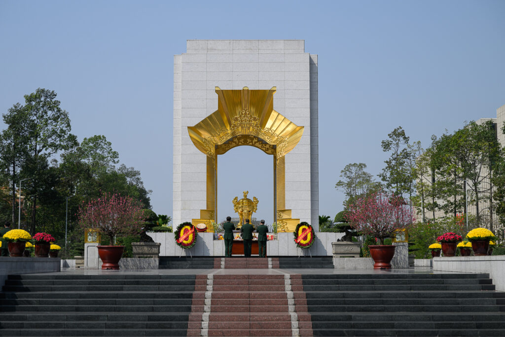 Hanoi: Old Quarter, Museum, Monuments, Markets